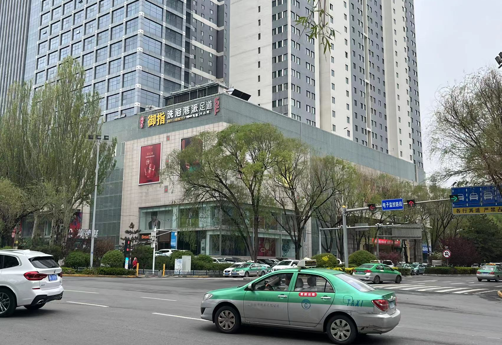 西宁新宝GG百货虎台店